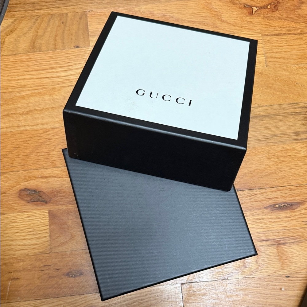 Gucci Classic White Box with Black Border - BOX ONLY. - Picture 3 of 3